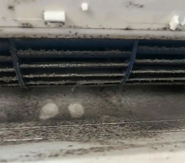 福田空调吹的风有股烧焦味是怎么回事